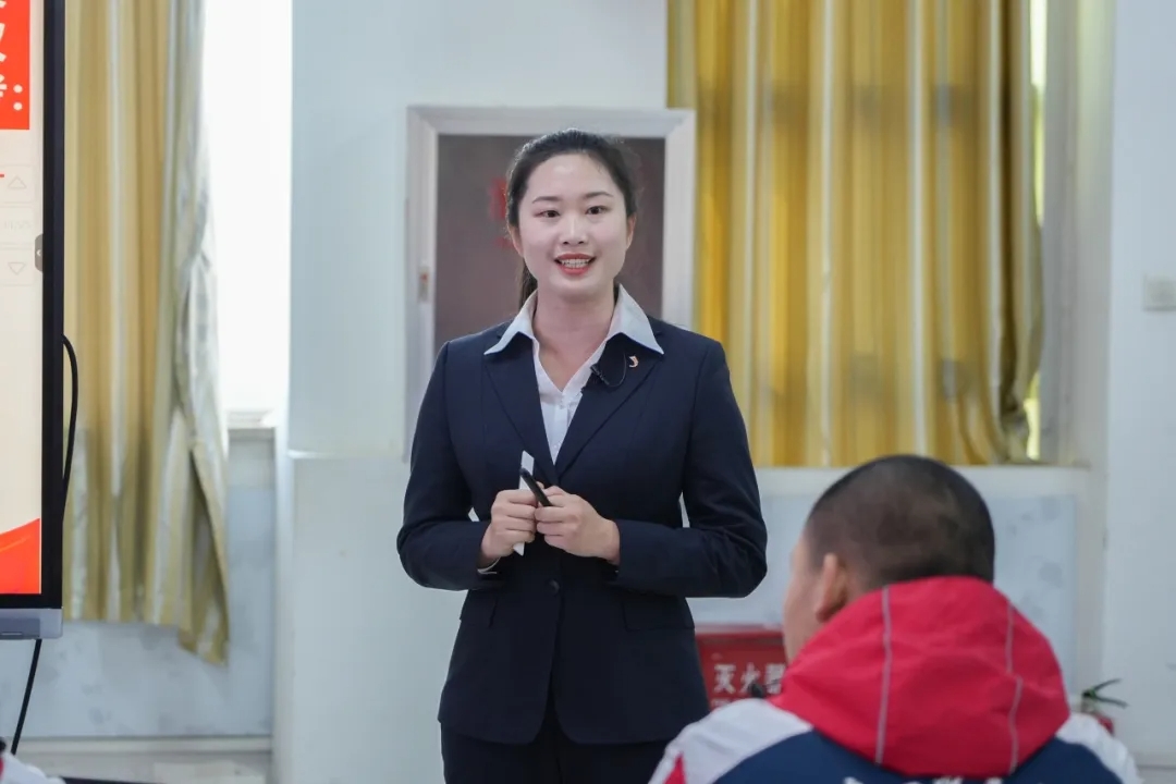 素养导向，学生为本丨我校刘佳星老师在河北省“省培计划（2023）”—高中骨干教师培训项目（思想政治）二期上做教学展示课